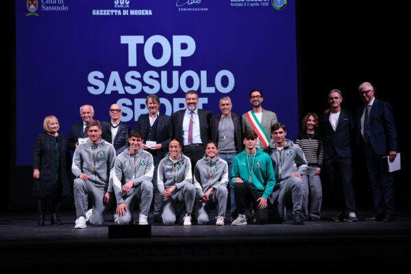 Il gruppo del Sassuolo Calcio in posa al Sassuolo Top Sport