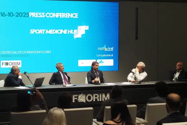 Carnevali al lancio di Sport Medicine Hub Giovanni Carnevali parla al tavolo della conferenza organizzato per il lancio di Sport Medicine Hub