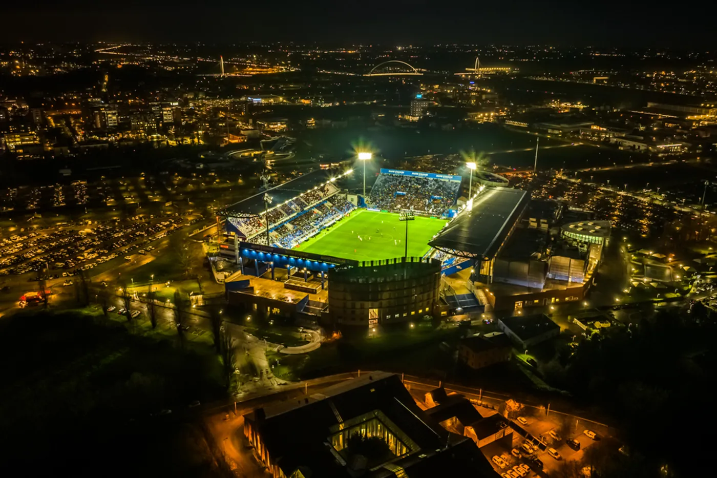 Visuale notturna dall'alto del Mapei Stadium
