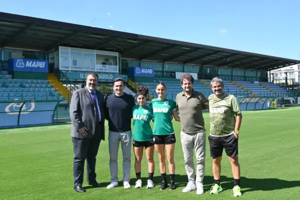 Ct australiano Montemurro in visita Jessika Nash e Jacynta Galabadaarachchi con Joe Montemurro in visita