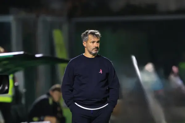 Mister Alessandro Spugna Mister Spugna con il fiocco di Komen