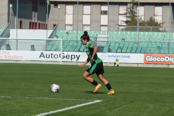 Benedetta Brignoli in azione in Sassuolo-Como Women