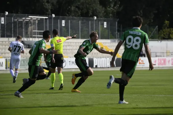 David Weiss esulta in Sassuolo-Cremonese