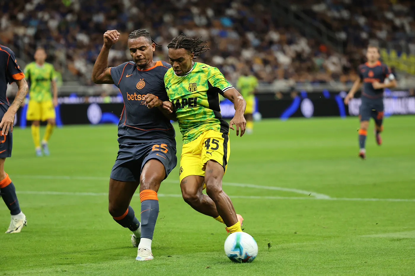 Armand Laurienté in azione in Inter-Sassuolo