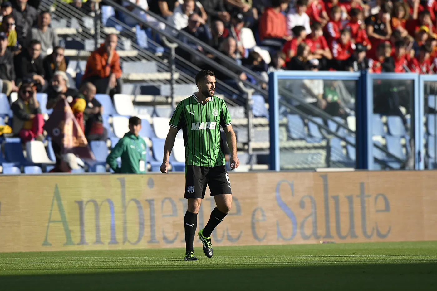 Sebastian Walukiewicz in azione durante Sassuolo-Roma