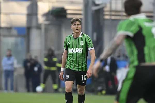 Filippo Romagna in azione durante Sassuolo-Roma