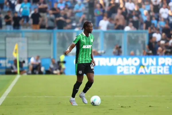 Ismael Koné in azione in Sassuolo-Napoli