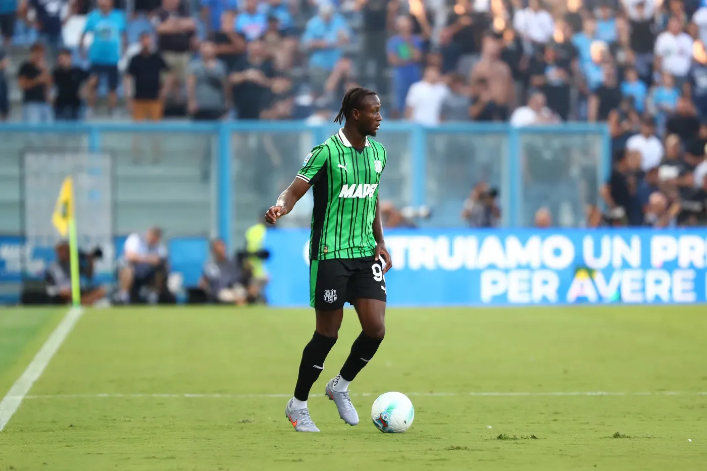 Ismael Koné in azione in Sassuolo-Napoli
