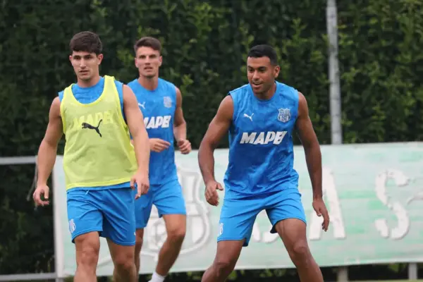 Walid Cheddira in allenamento al Mapei Football Center