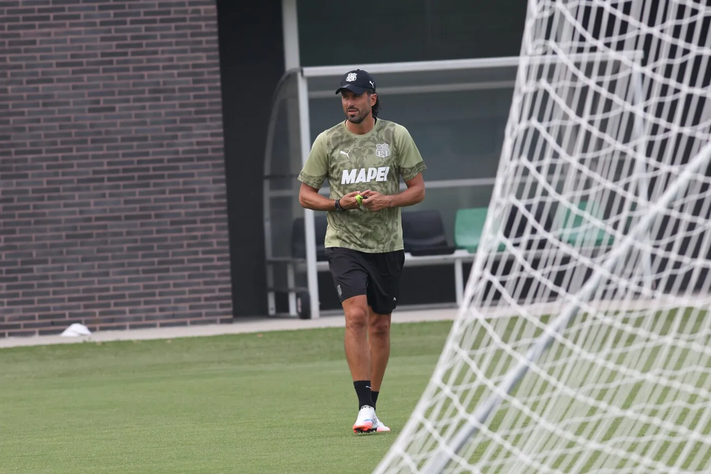 Mister Fabio Grosso in allenamento al Mapei Football Center
