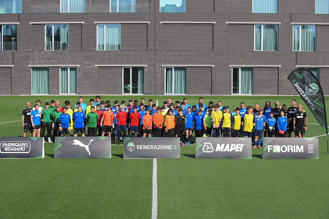 I portieri e le portiere del Sassuolo coi ragazzi di Generazione S per il Goalkeeper Day
