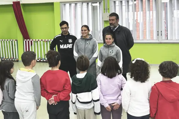 Davina Philtjens e Melisa Filis alle scuole primarie Carducci